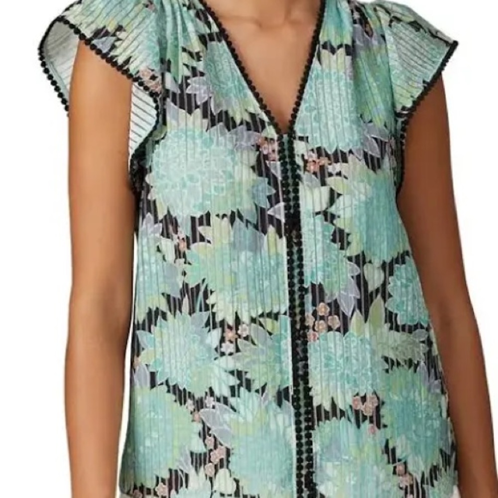 NWOT kate spade Floral  Pleated V-Neck Women's Top.